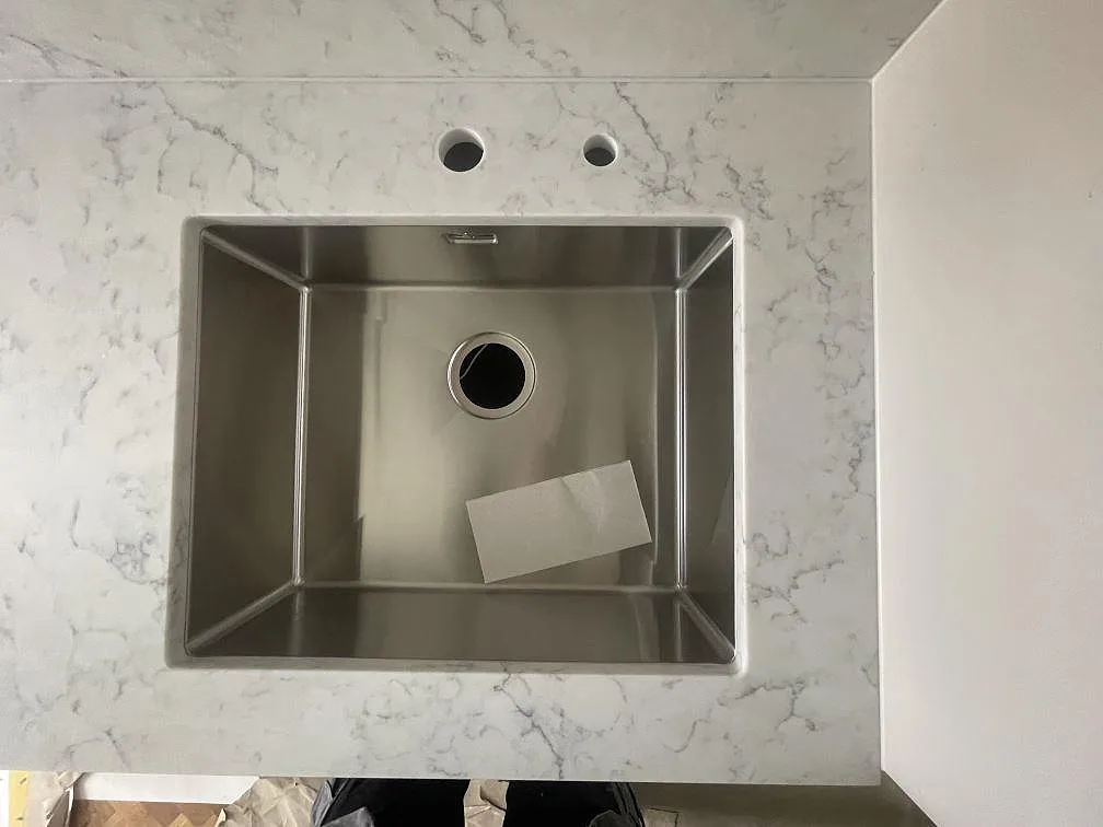 Køkkenbordplade i Technistone Mystery White, Stockholm – billede 3