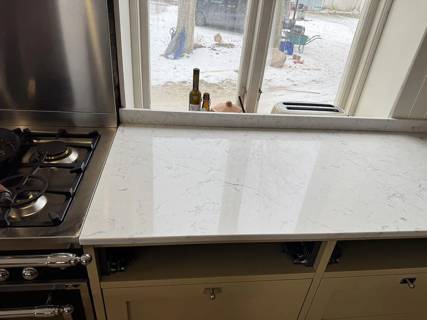 Køkkenbordplade i Technistone Mystery White, Tygelsjö – billede 4