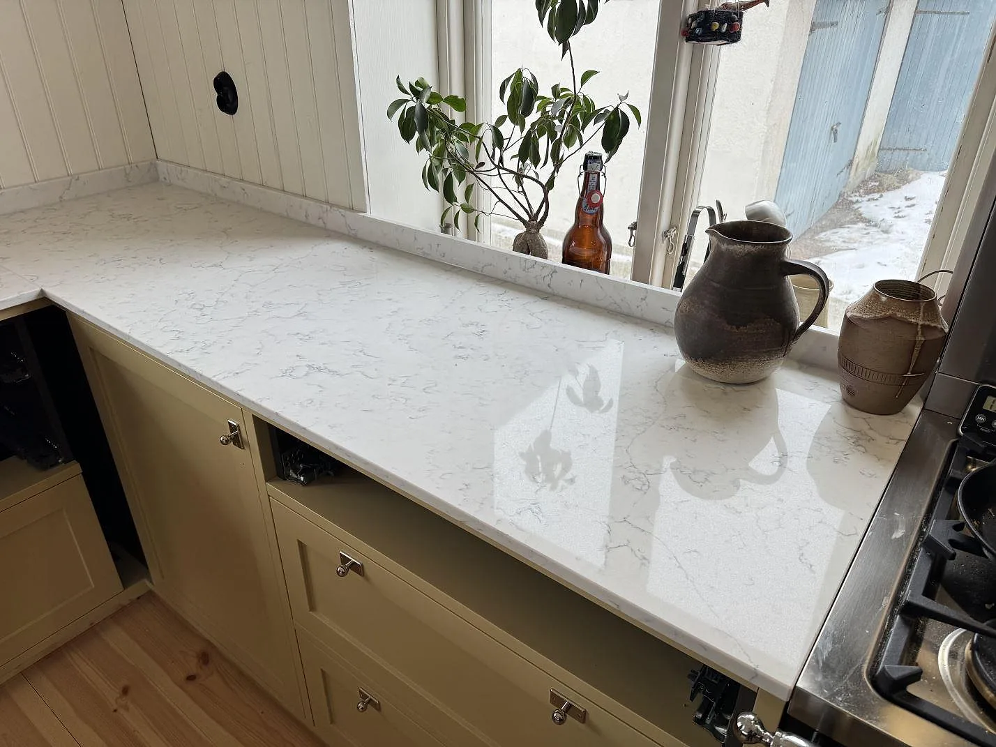 Køkkenbordplade i Technistone Mystery White, Tygelsjö – billede 7