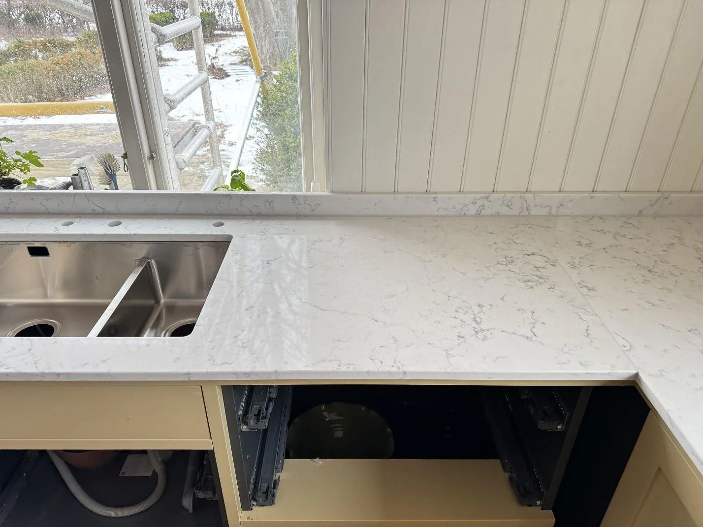 Køkkenbordplade i Technistone Mystery White, Tygelsjö – billede 2