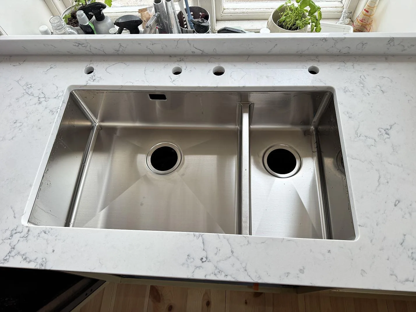 Køkkenbordplade i Technistone Mystery White, Tygelsjö – billede 3