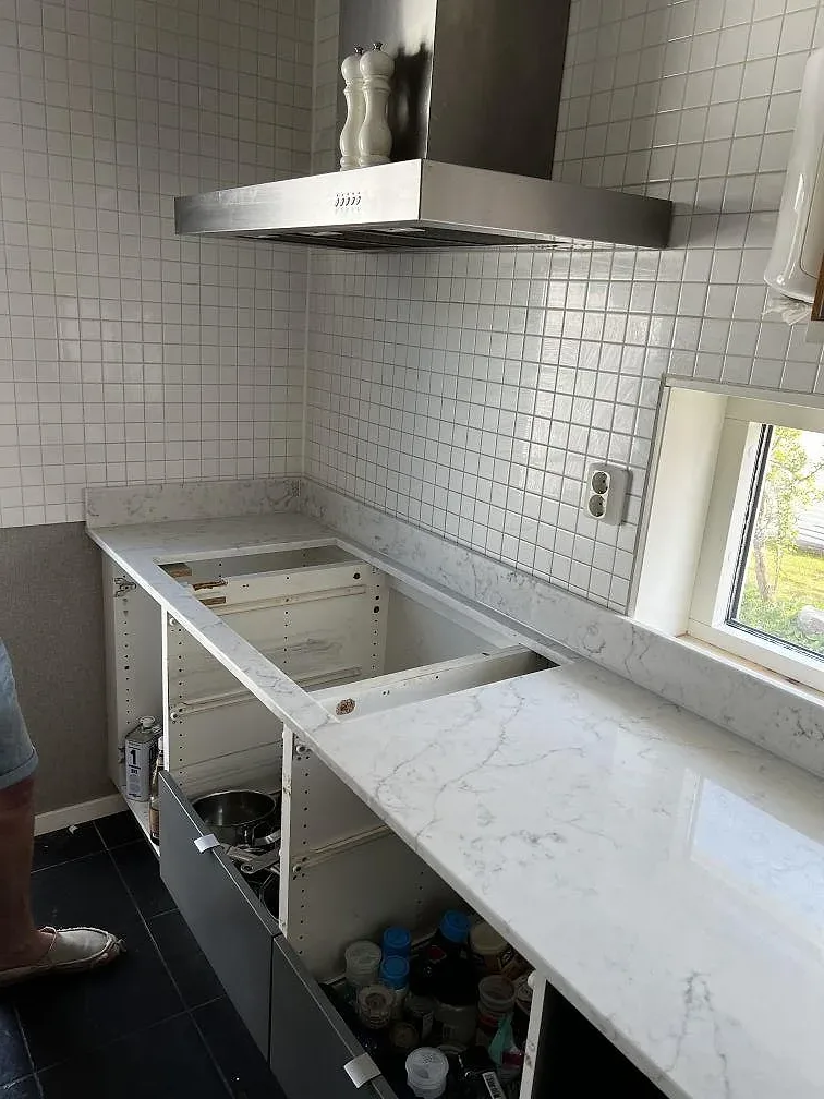 Køkkenbordplade i Technistone Mystery White, Uddevalla – billede 5