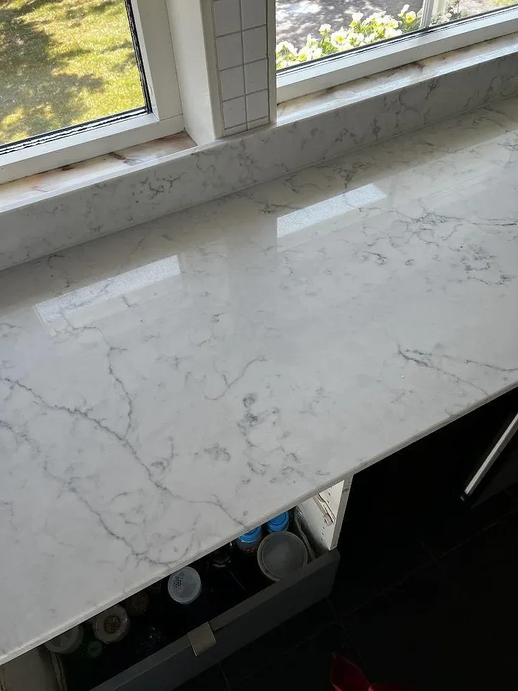 Køkkenbordplade i Technistone Mystery White, Uddevalla – billede 4