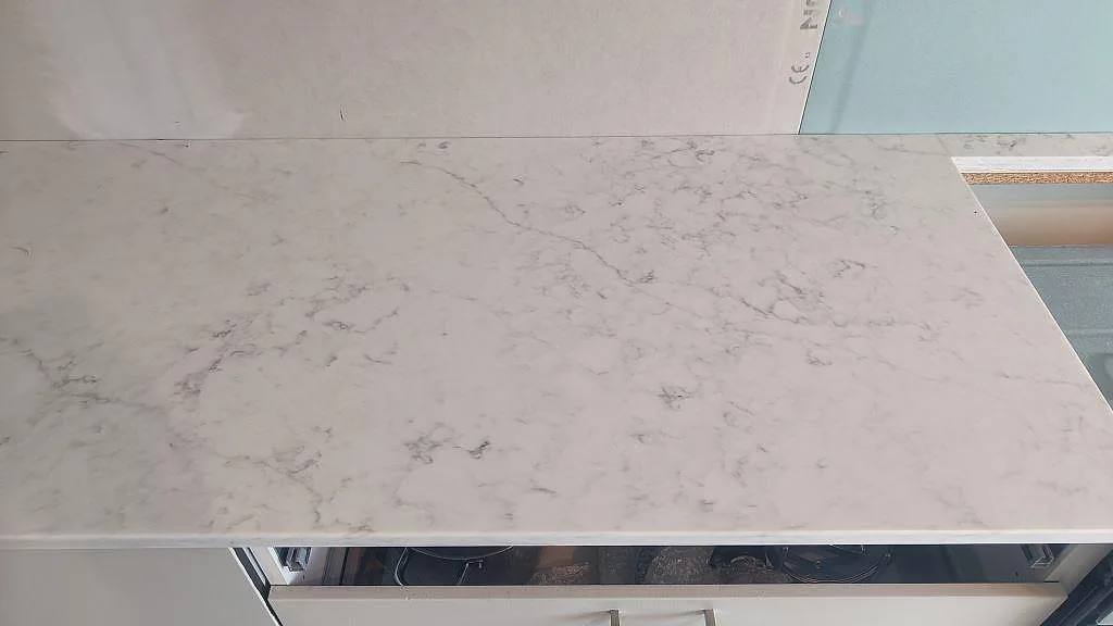 Køkkenbordplade i Technistone Mystery White, Västra Frölunda – billede 5