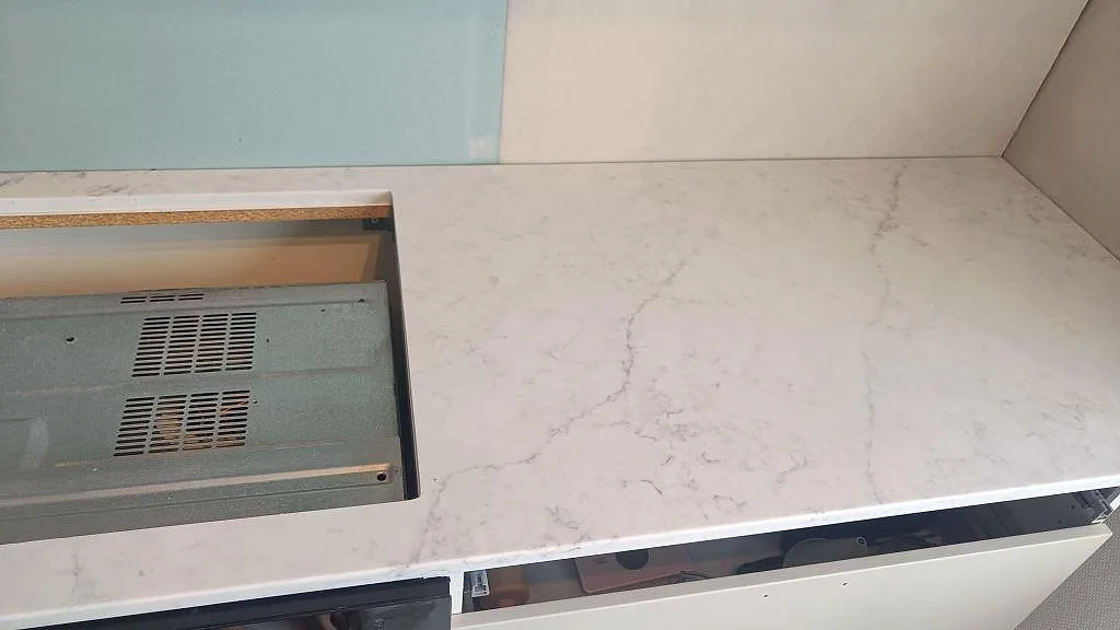 Køkkenbordplade i Technistone Mystery White, Västra Frölunda – billede 7