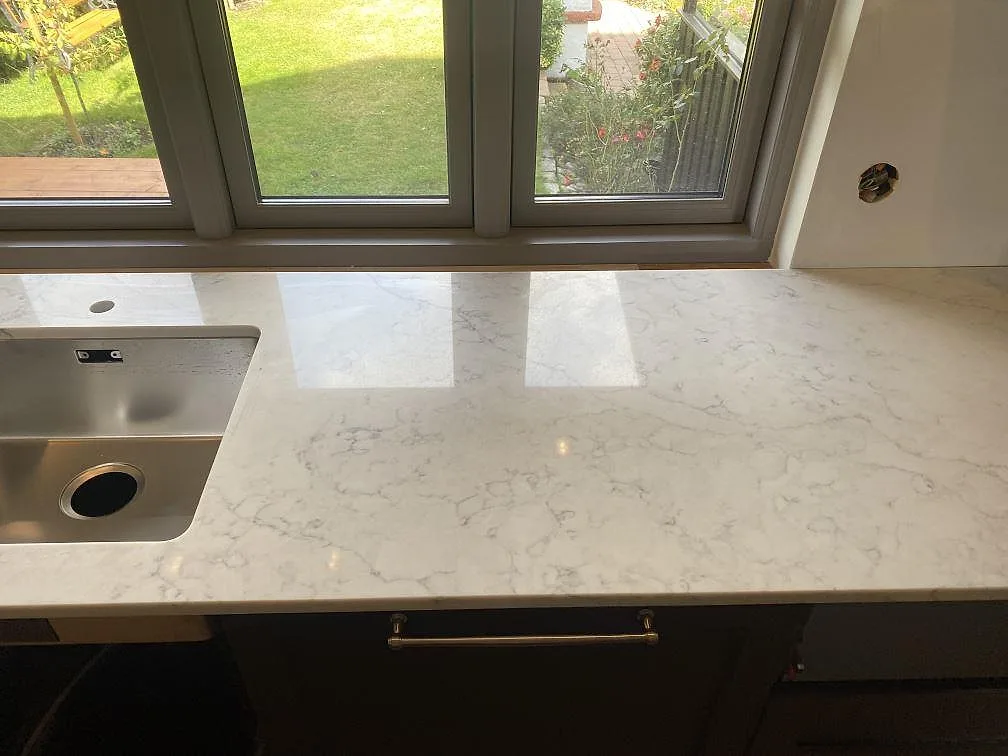 Køkkenbordplade i Technistone Mystery White, Ystad – billede 3