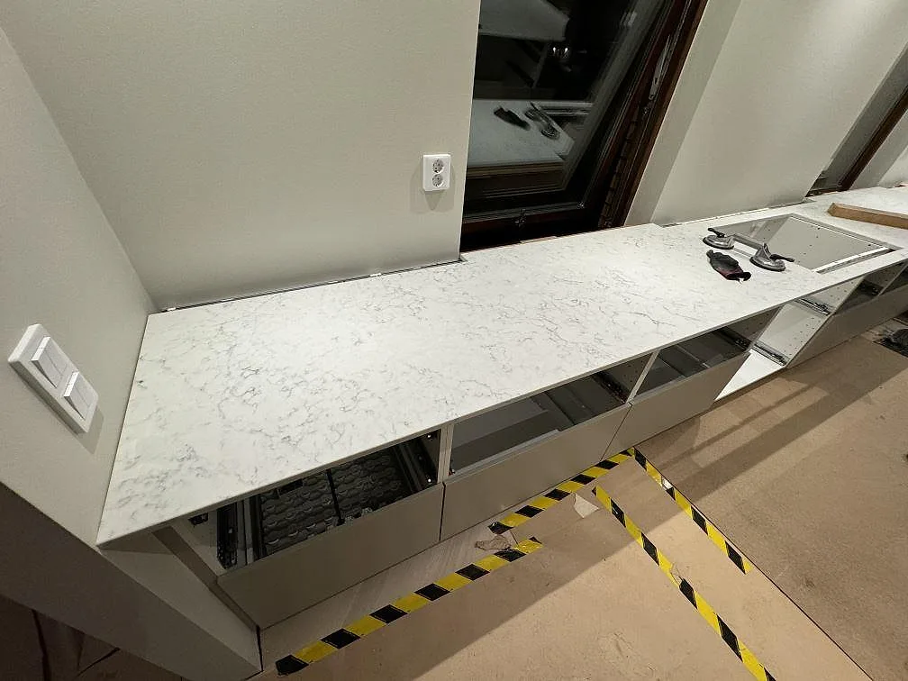 Køkkenbordplade i Technistone Mystery White, Ystad – billede 8