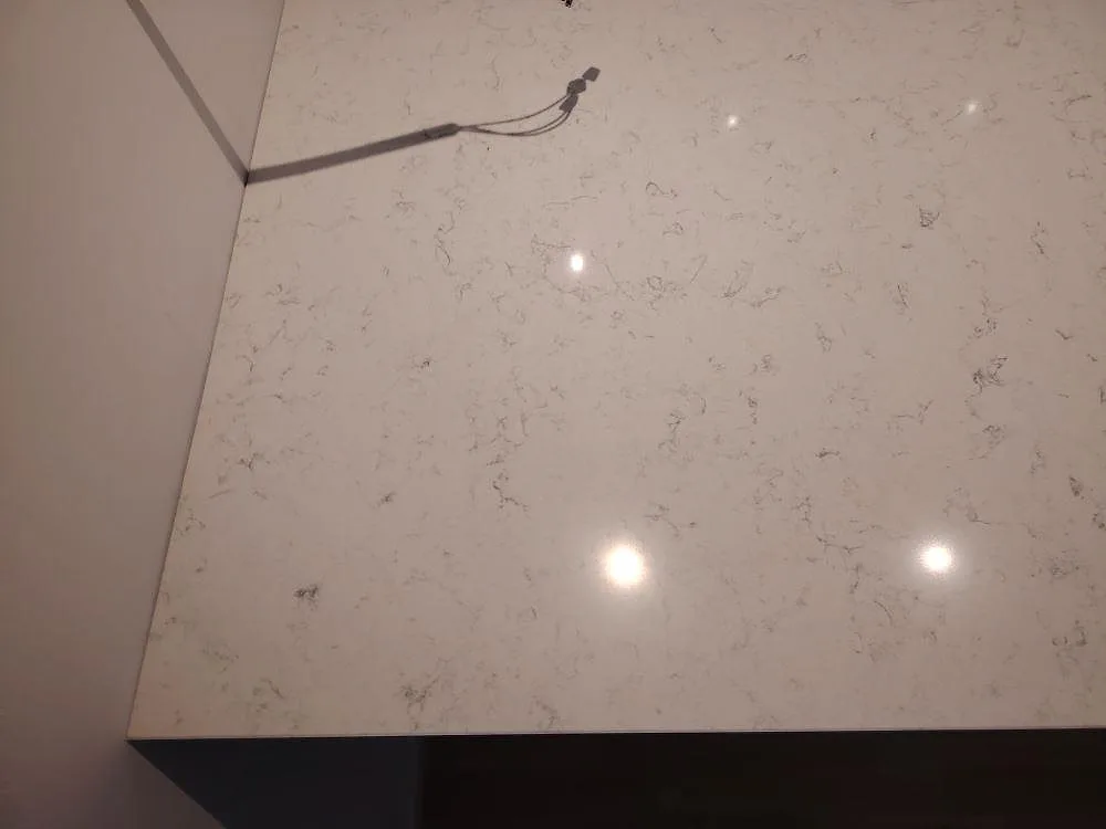 Køkkenbordplade i Technistone Noble Carrara, Åkersberga – billede 3
