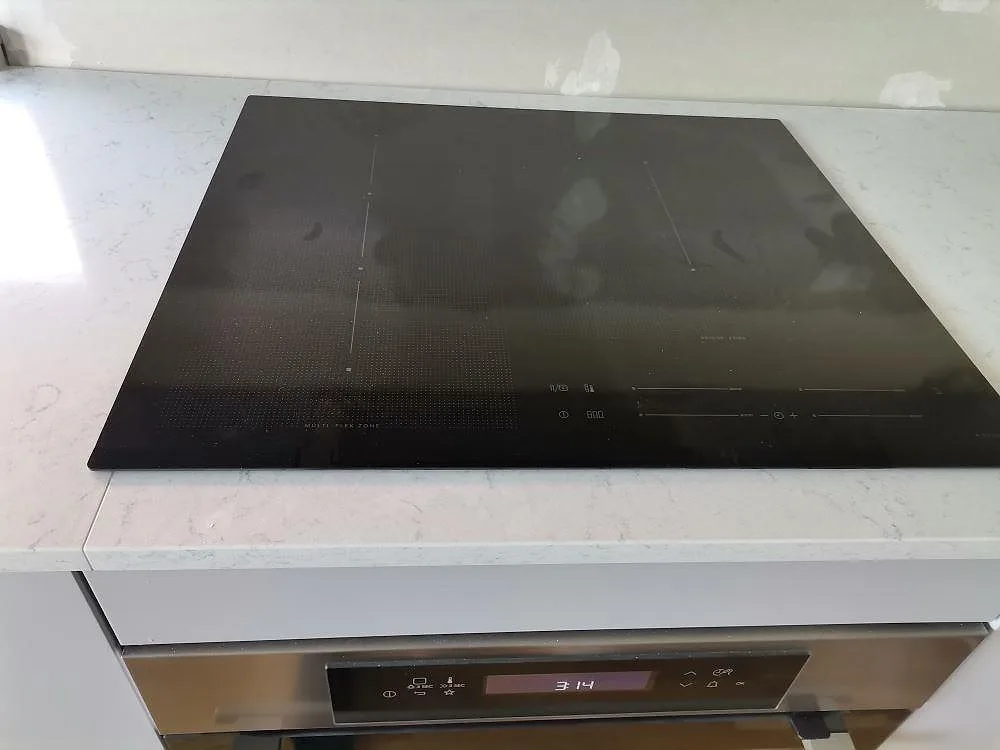 Køkkenbordplade i Technistone Noble Carrara, Älta – billede 2