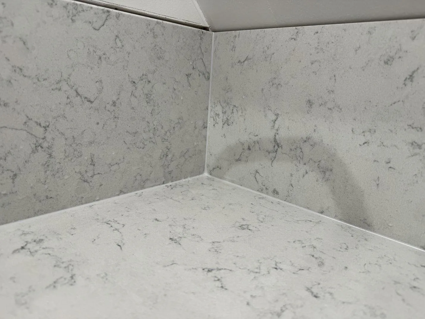 Køkkenbordplade i Technistone Noble Carrara, Båstad – billede 5
