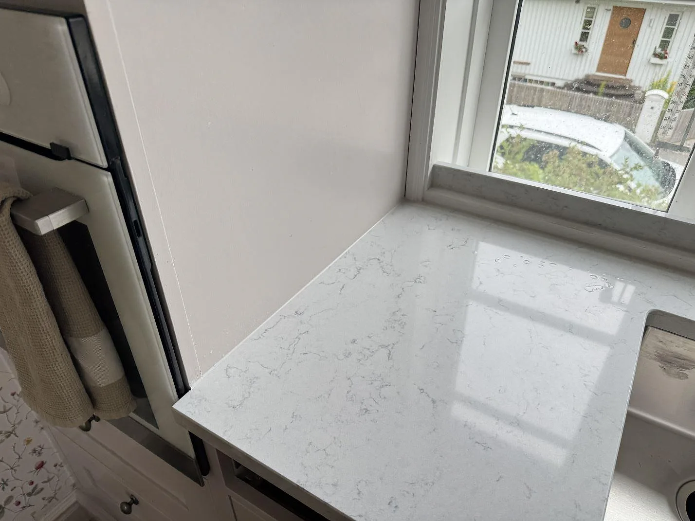 Køkkenbordplade i Technistone Noble Carrara, Båstad – billede 5