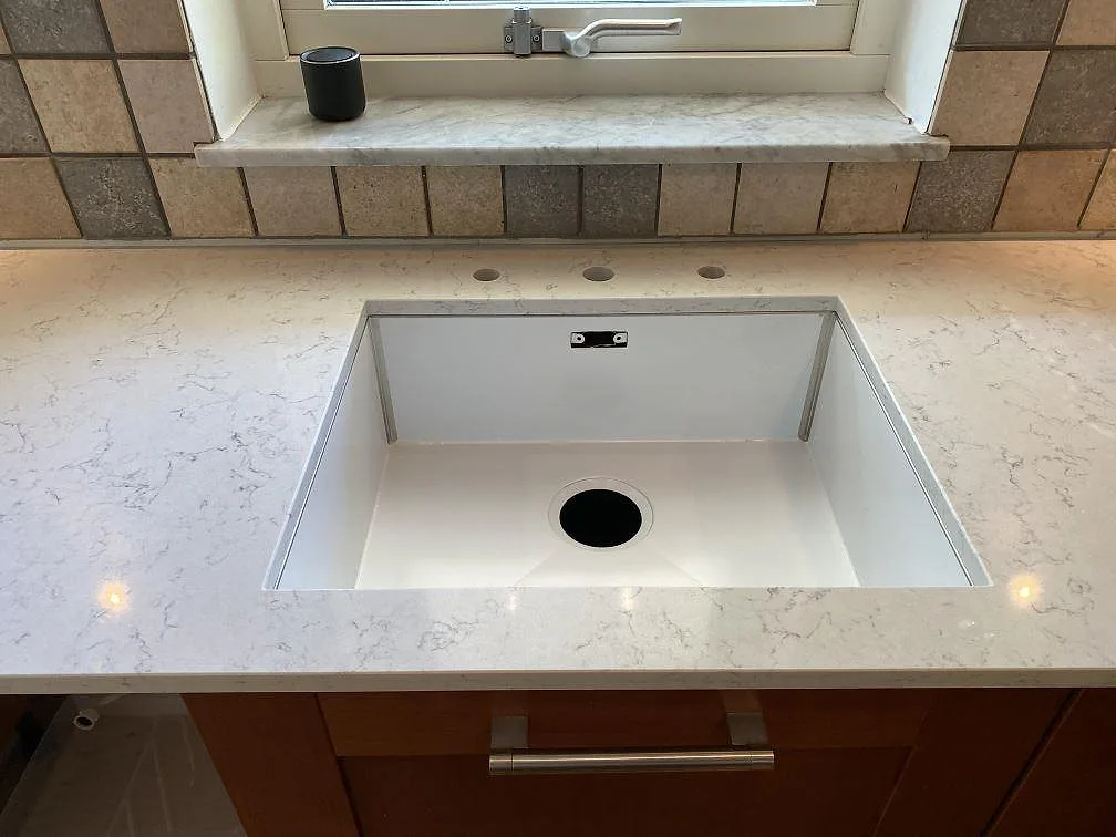 Køkkenbordplade i Technistone Noble Carrara, Blentarp – billede 4