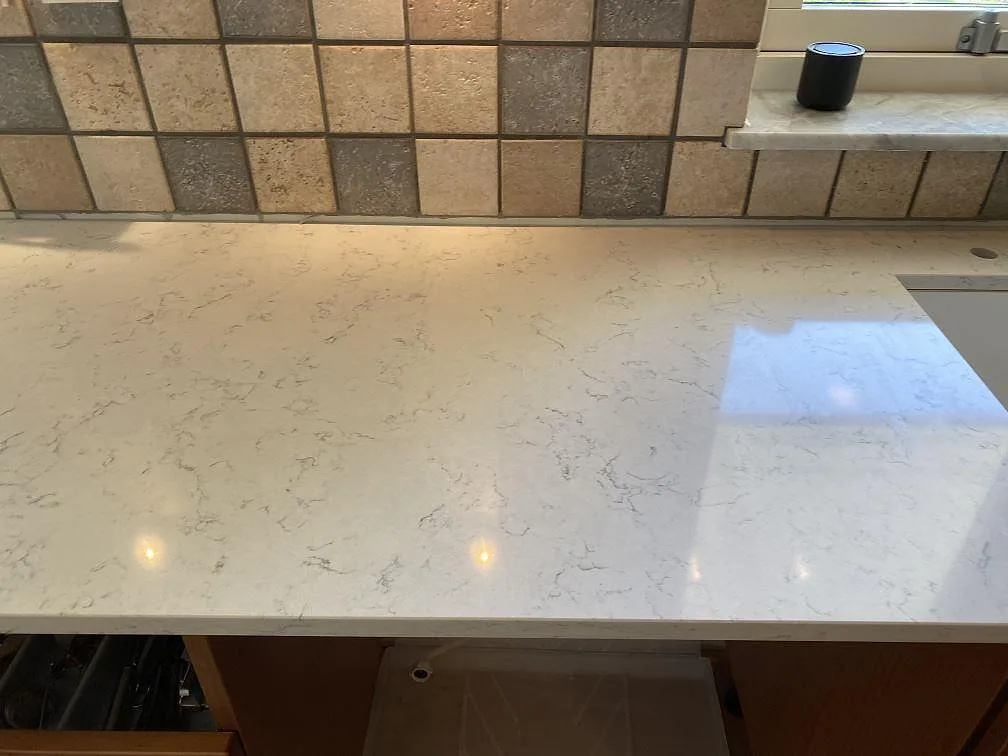 Køkkenbordplade i Technistone Noble Carrara, Blentarp – billede 5