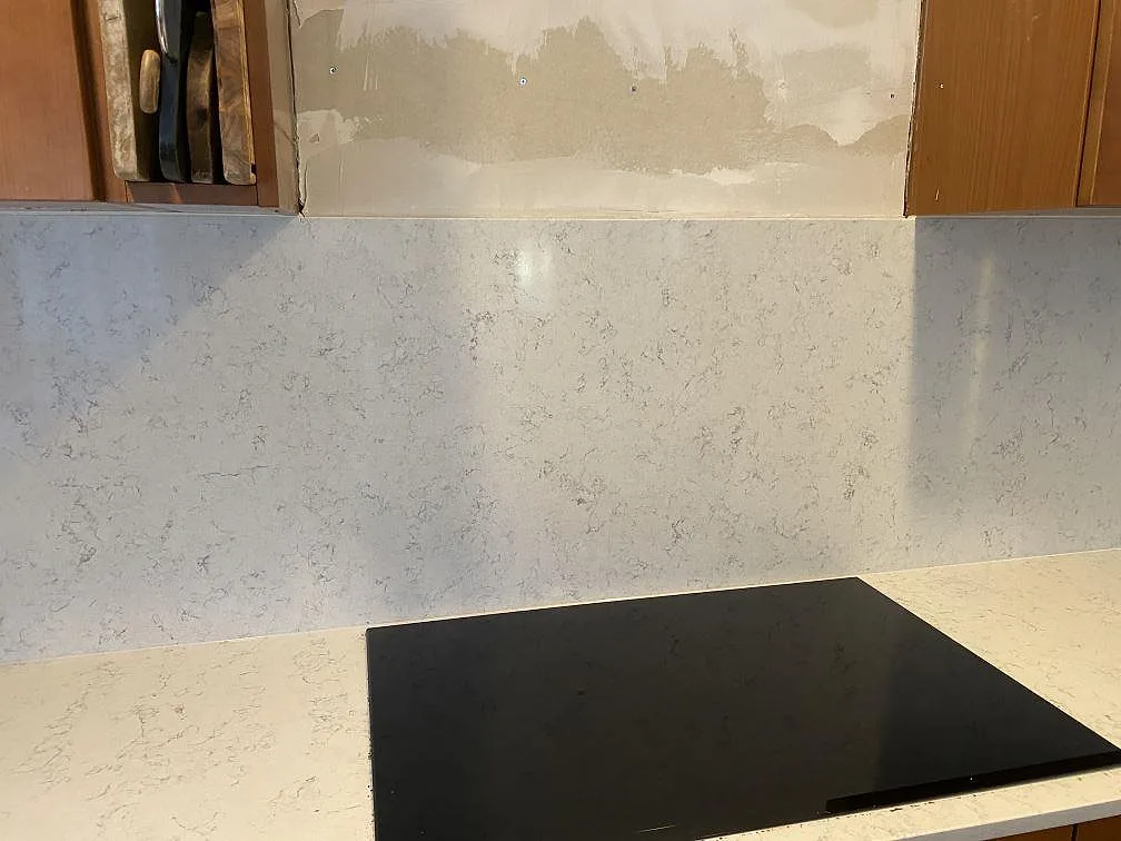Køkkenbordplade i Technistone Noble Carrara, Blentarp – billede 7