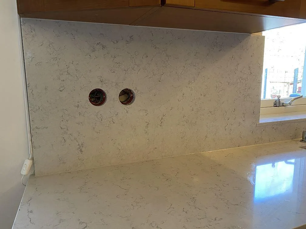 Køkkenbordplade i Technistone Noble Carrara, Blentarp – billede 3