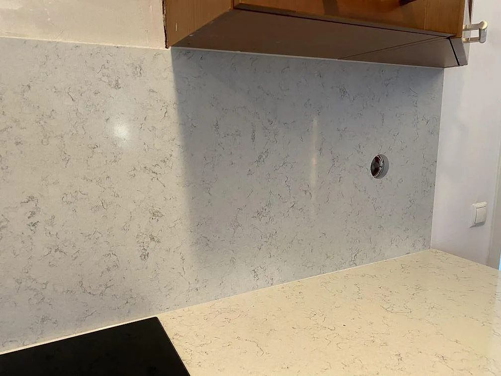 Køkkenbordplade i Technistone Noble Carrara, Blentarp – billede 4