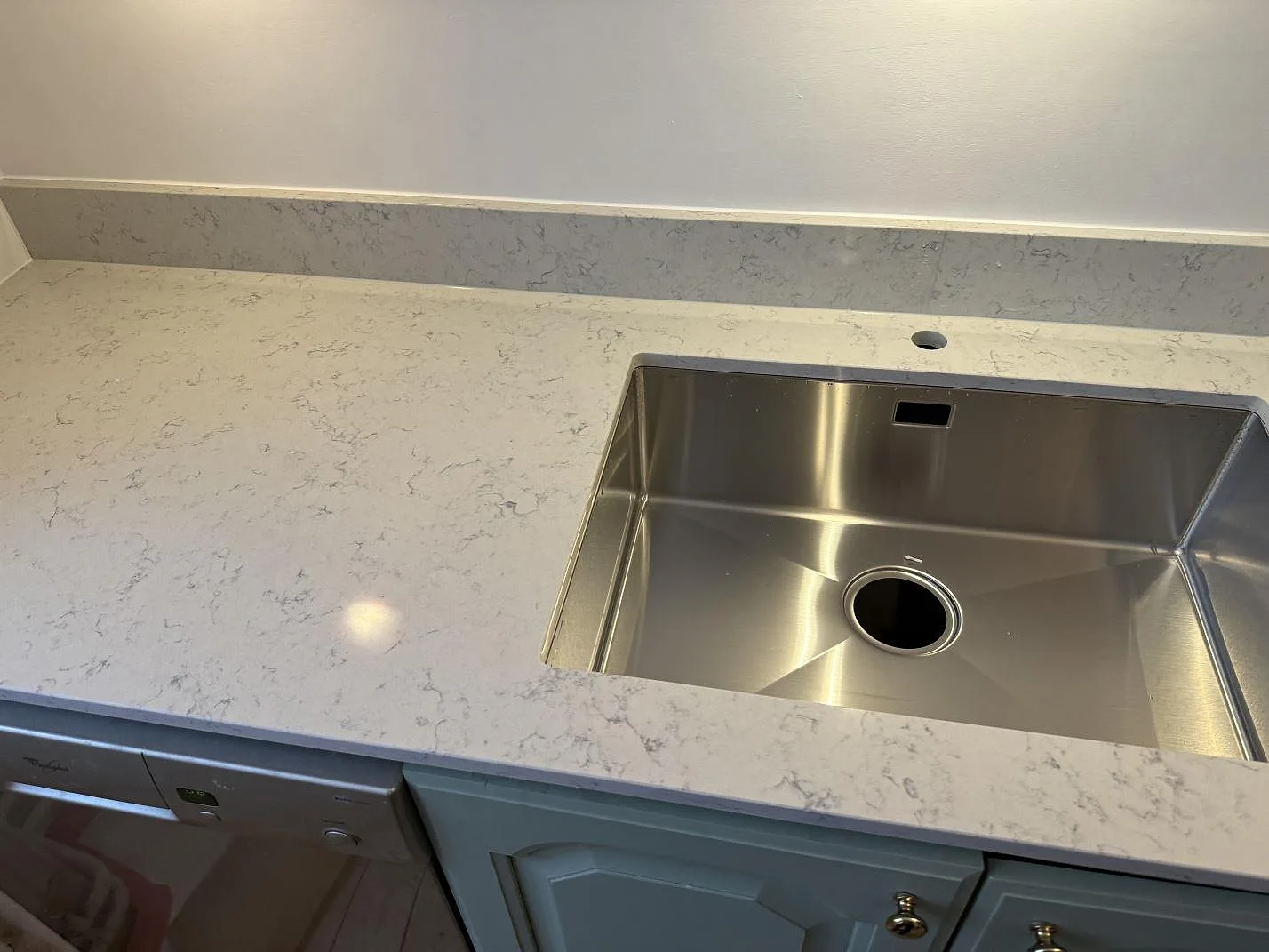 Køkkenbordplade i Technistone Noble Carrara, Göteborg – billede 2