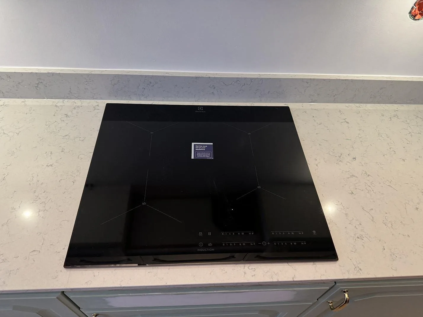 Køkkenbordplade i Technistone Noble Carrara, Göteborg – billede 3