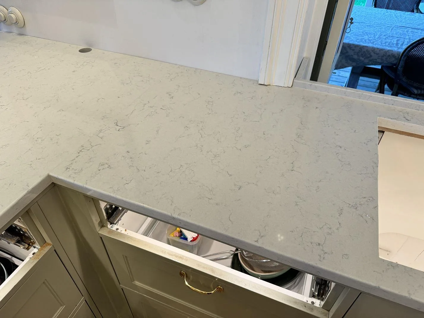 Bordplade i Technistone Noble Carrara, Göteborg – billede 6