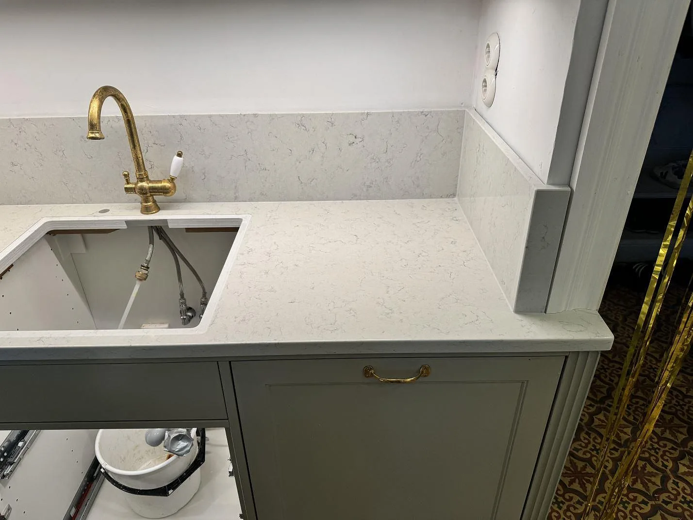 Gennemført projekt: Bordplade i Technistone Noble Carrara, Göteborg.