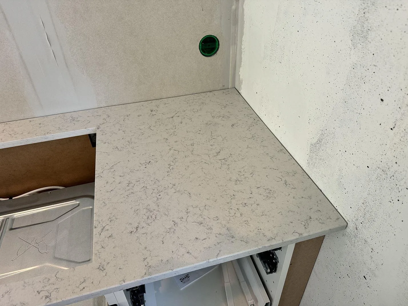 Køkkenbordplade i Technistone Noble Carrara, Göteborg – billede 6
