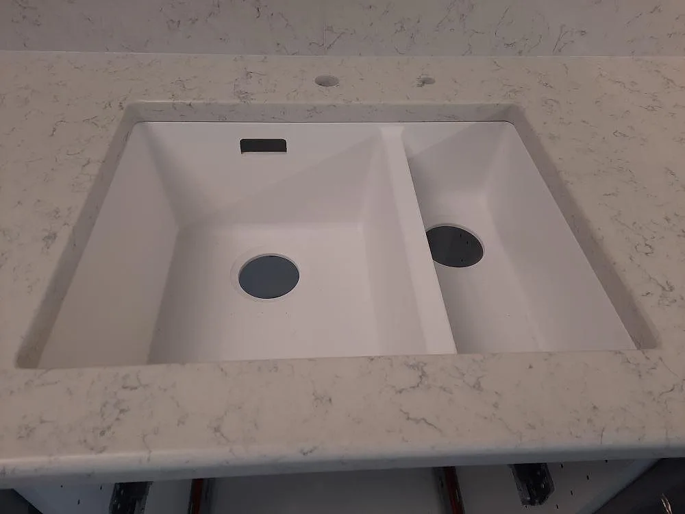 Køkkenbordplade i Technistone Noble Carrara, Jämjö – billede 6