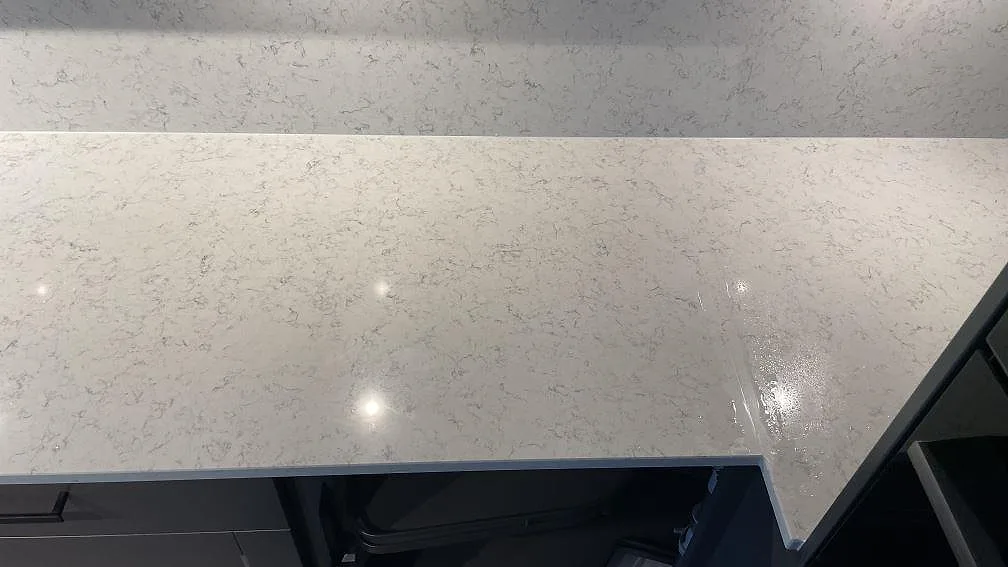Køkkenbordplade i Technistone Noble Carrara, Jönköping – billede 8