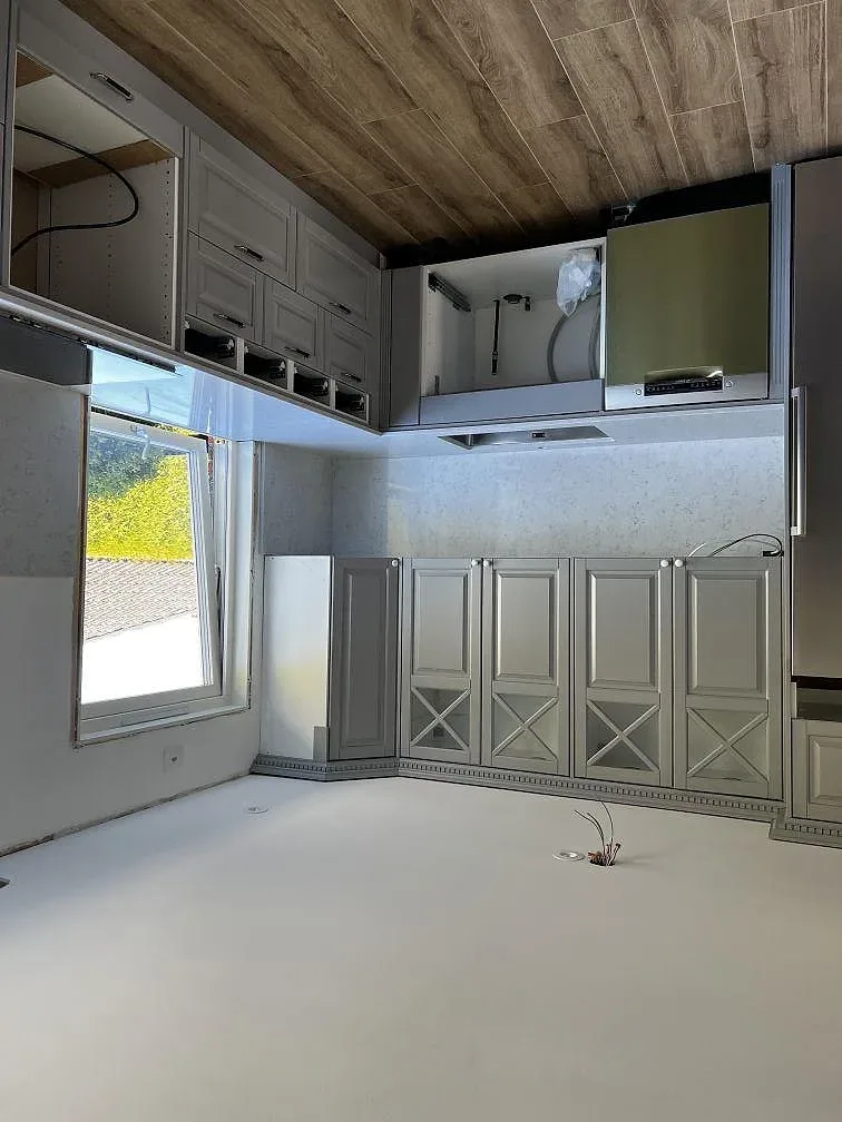 Køkkenbordplade i Technistone Noble Carrara, Klippan – billede 2