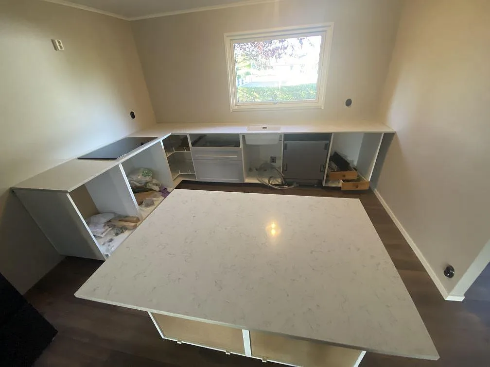 Køkkenbordplade i Technistone Noble Carrara, Kristianstad – billede 3