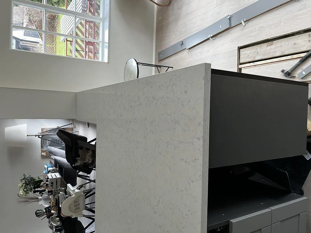 Køkkenbordplade i Technistone Noble Carrara, Kristianstad – billede 2