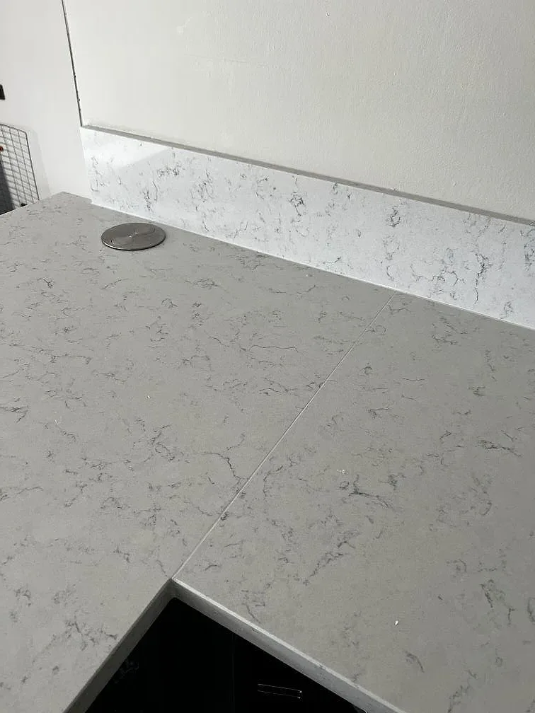 Køkkenbordplade i Technistone Noble Carrara, Kristianstad – billede 5