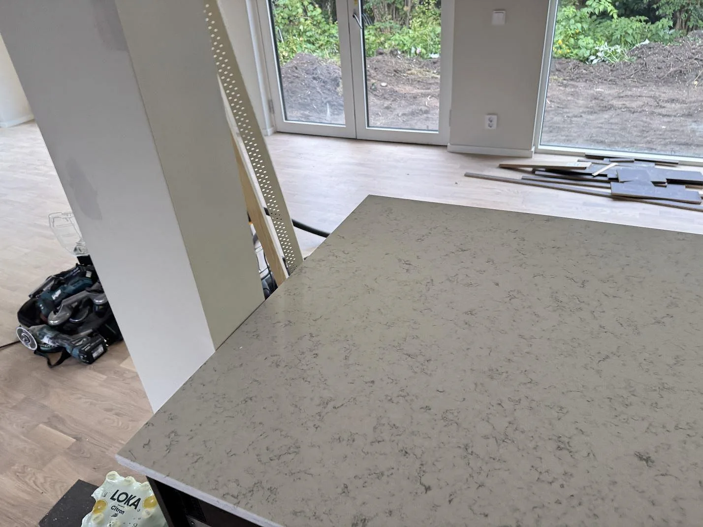 Køkkenbordplade i Technistone Noble Carrara, Lomma – billede 3
