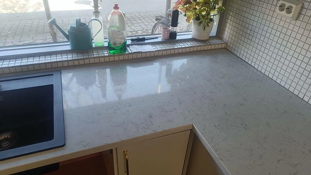 Køkkenbordplade i Technistone Noble Carrara, Lund – billede 2