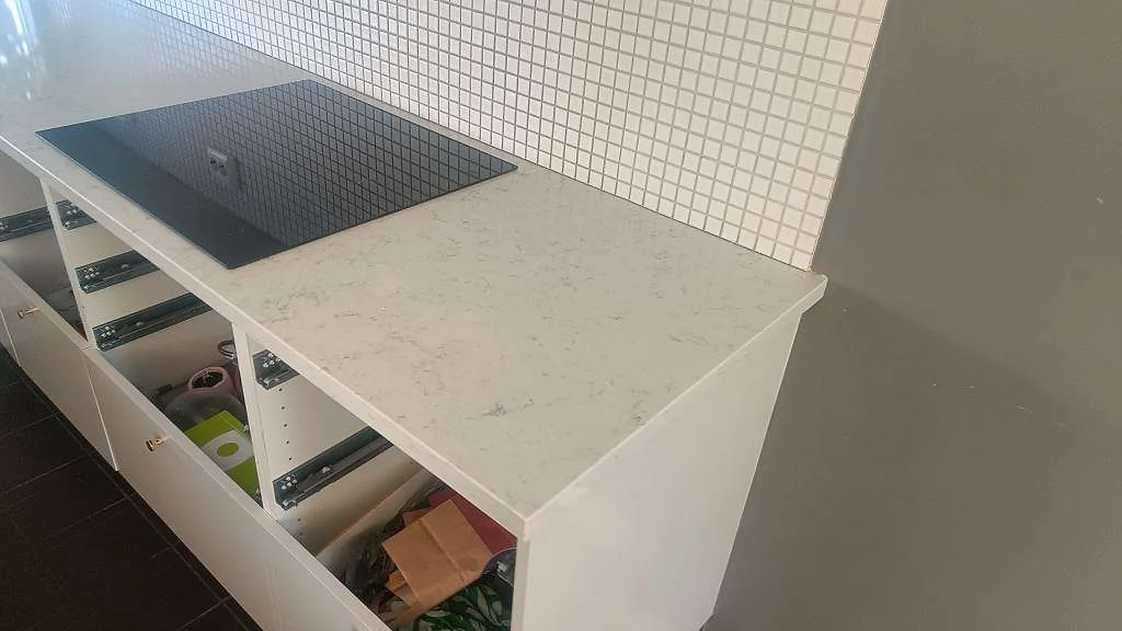 Køkkenbordplade i Technistone Noble Carrara, Lund – billede 4