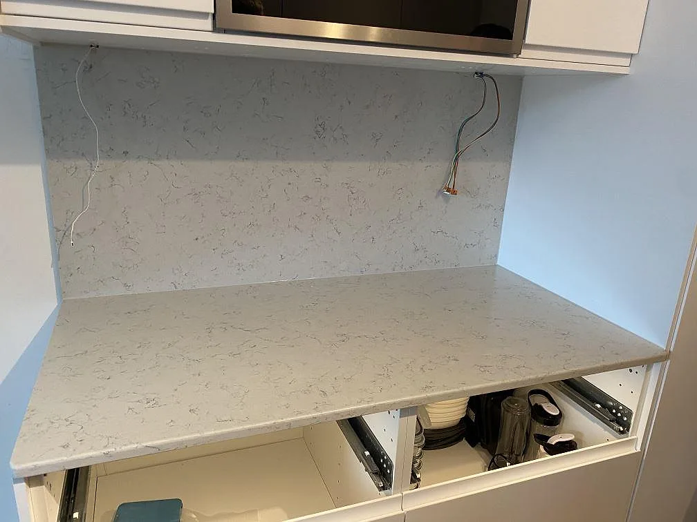 Køkkenbordplade i Technistone Noble Carrara, Malmö – billede 5