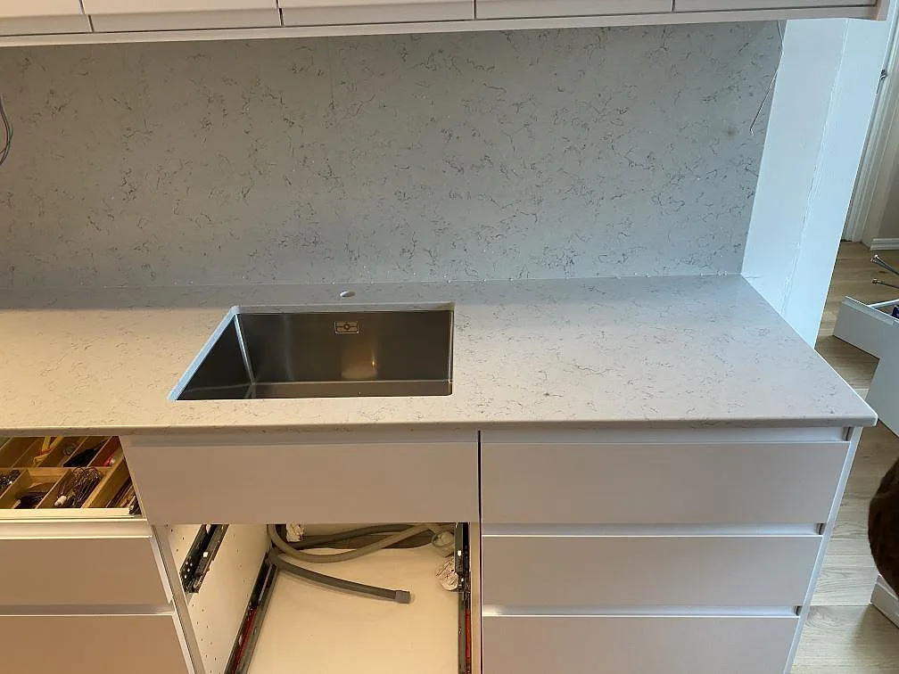 Køkkenbordplade i Technistone Noble Carrara, Malmö – billede 2