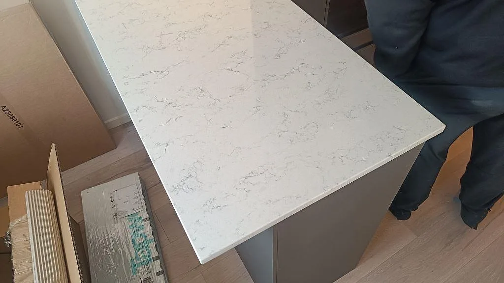 Køkkenbordplade i Technistone Noble Carrara, Malmö – billede 8