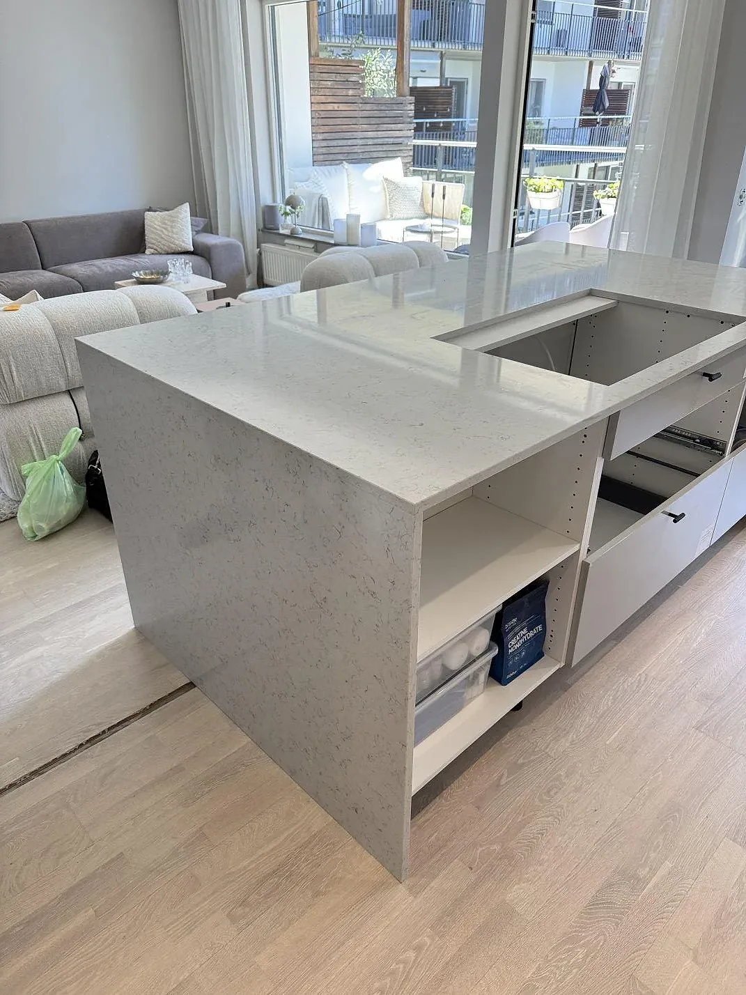 Køkkenbordplade i Technistone Noble Carrara, Malmö – billede 4