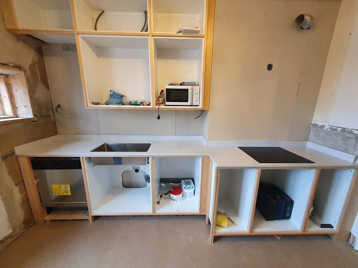Køkkenbordplade i Technistone Noble Carrara, Örebro