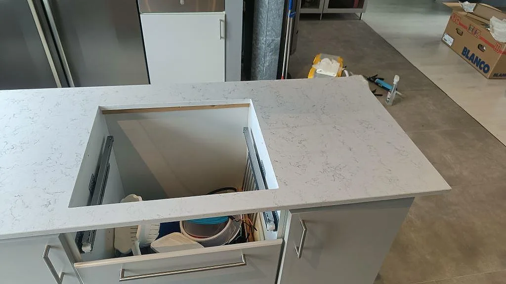 Køkkenbordplade i Technistone Noble Carrara, Oxie – billede 7