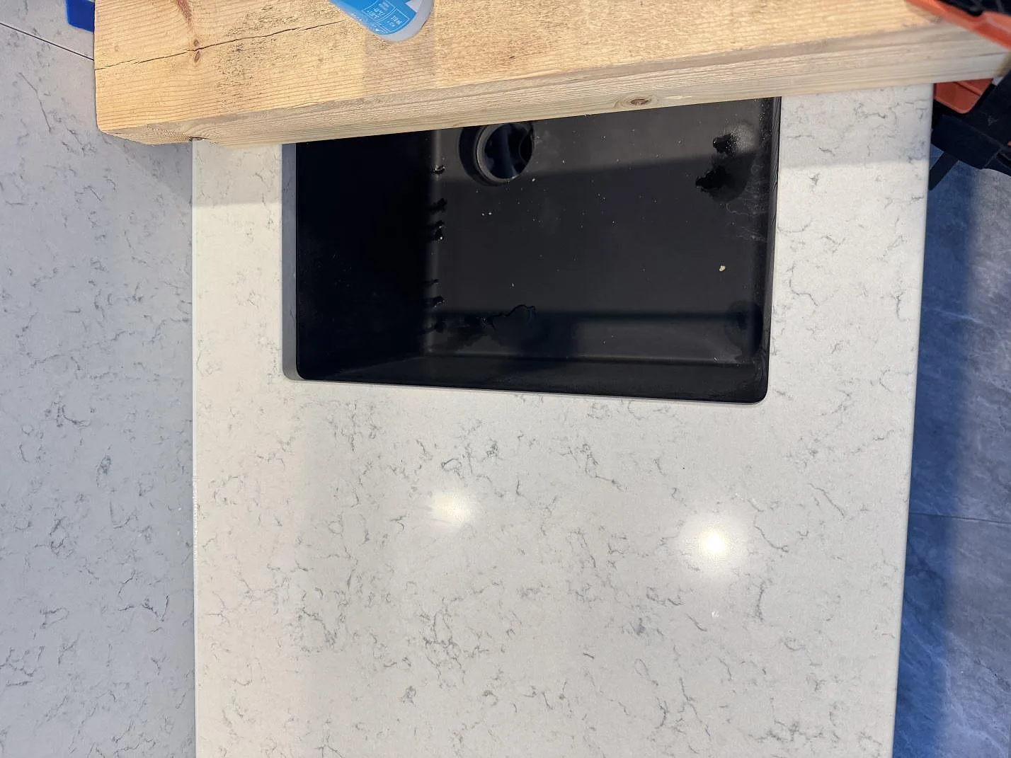 Køkkenbordplade i Technistone Noble Carrara, Partille – billede 8