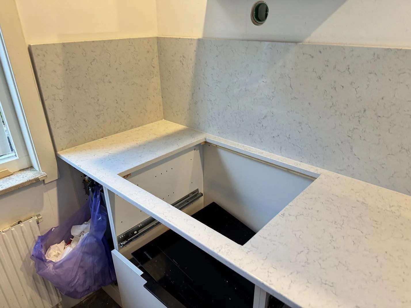 Køkkenbordplade i Technistone Noble Carrara, Partille – billede 2