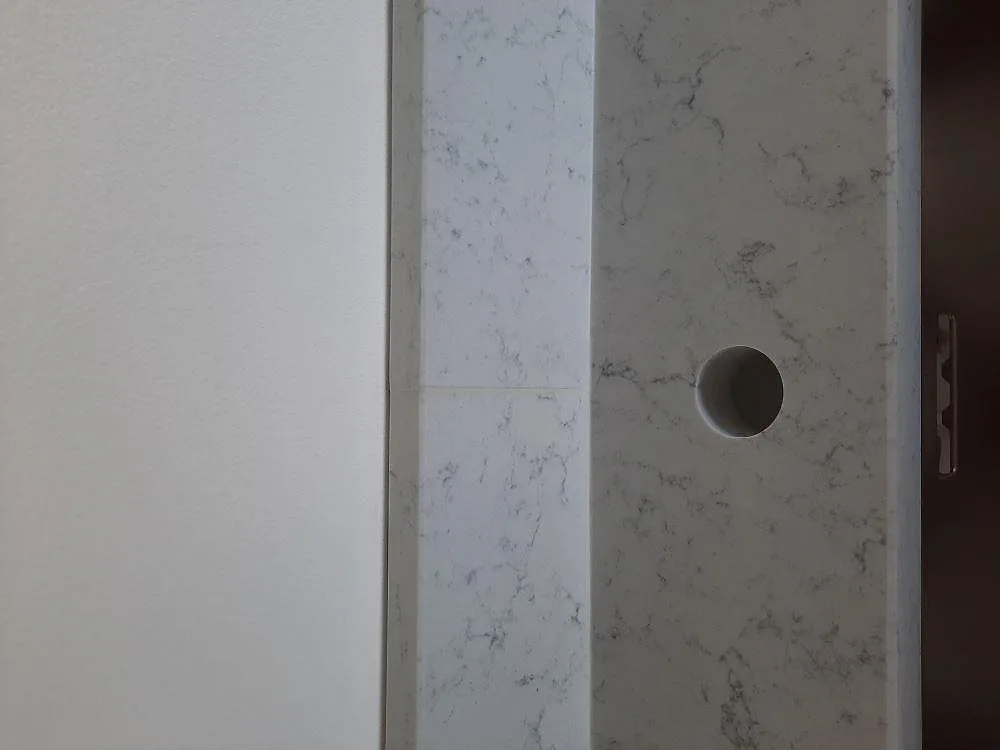 Køkkenbordplade i Technistone Noble Carrara, Staffanstorp – billede 3
