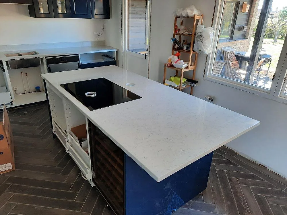 Køkkenbordplade i Technistone Noble Carrara, Staffanstorp – billede 5