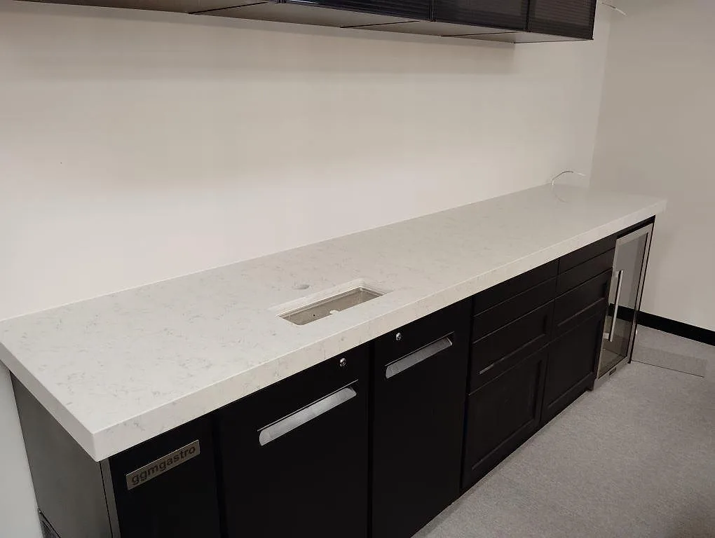 Køkkenbordplade i Technistone Noble Carrara, Stockholm