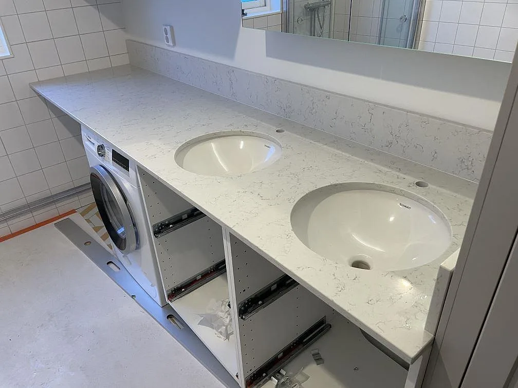Bordplade i Technistone Noble Carrara, Uppsala