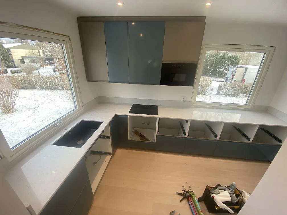 Køkkenbordplade i Technistone Noble Carrara, Värnamo