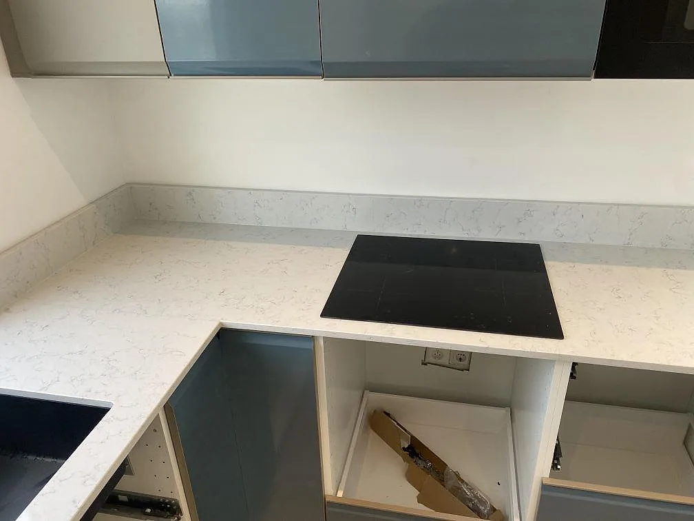 Køkkenbordplade i Technistone Noble Carrara, Värnamo – billede 3