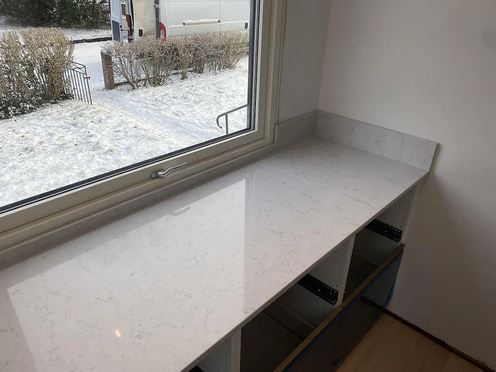 Køkkenbordplade i Technistone Noble Carrara, Värnamo – billede 6
