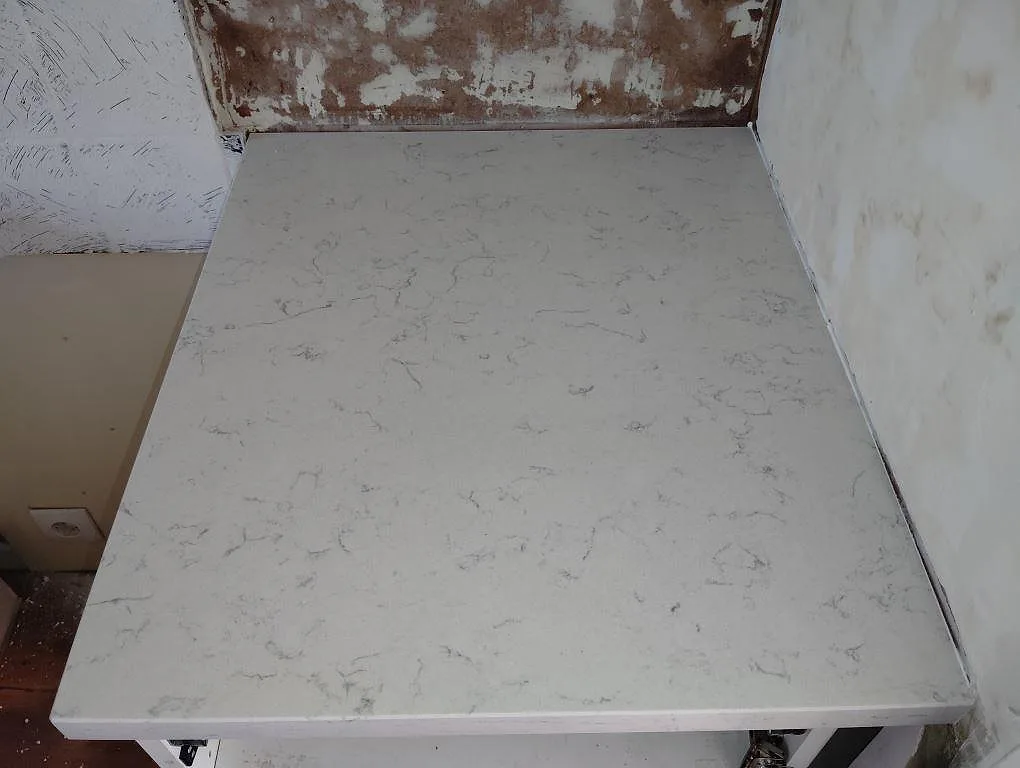 Køkkenbordplade i Technistone Noble Carrara, Västerås – billede 5